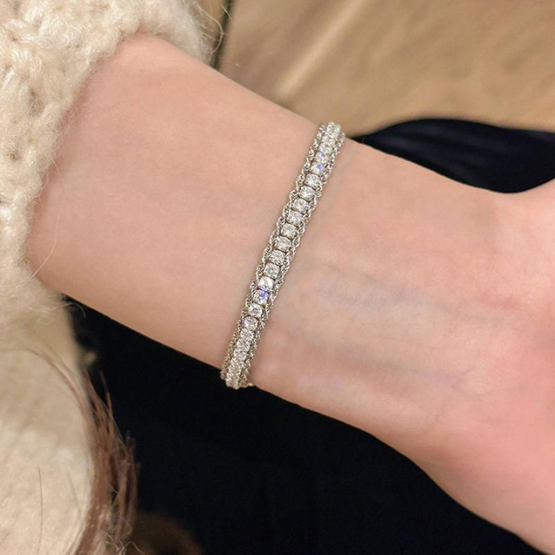 New in silver  Hollow out dazzling Diamond bracelet for women High Quality Light Luxury Shining Chain bangles Fashion