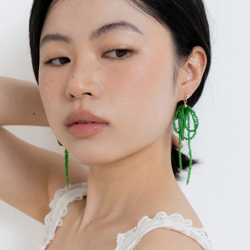 Orecchino pendente con nastro e perline geegee - verde