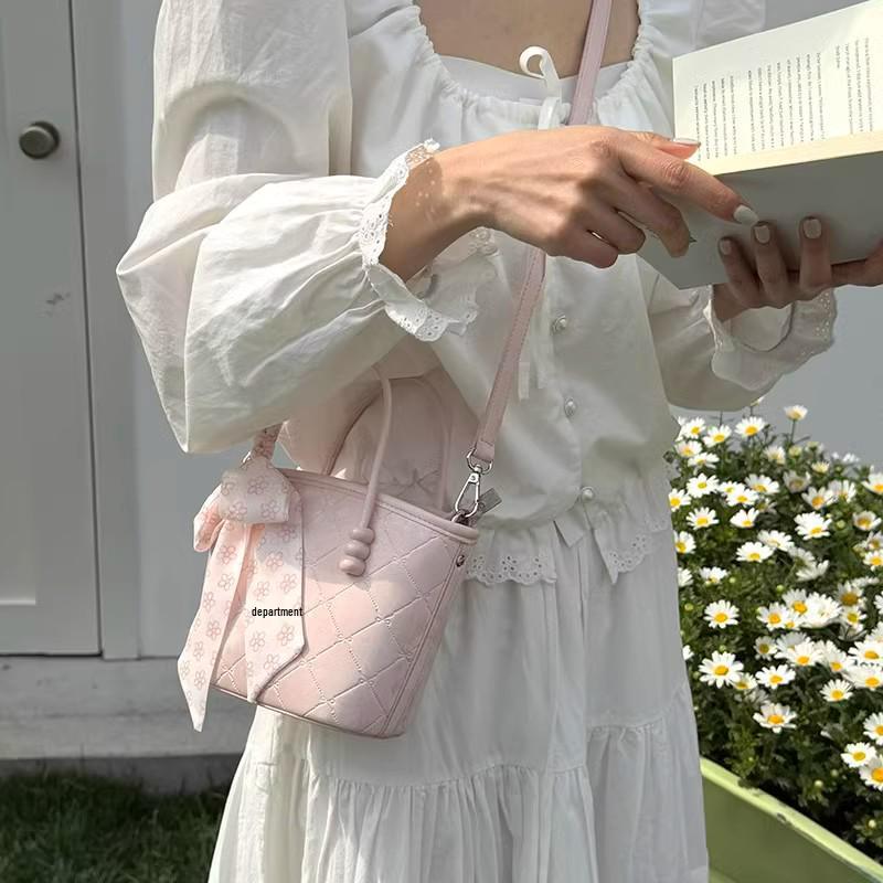 Women's 2025 Large Capacity Pink Handbag - New Style, High-end Texture, Trendy Niche Tote