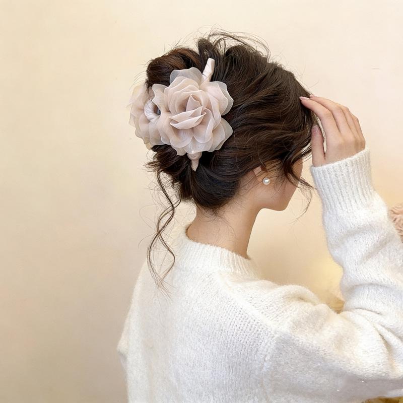 Elegant Pearl Flower Claw Clip: Trendy High-End Women s Hair Accessory