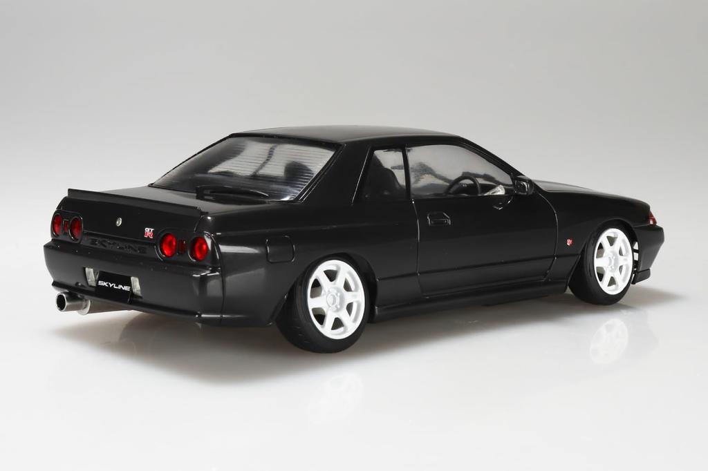 Aoshima Bunka Kyozai The Tuned Car 104 Skyline Air Suspension Custom Scale and Rubber Plastic Model Kit (AOSHIMA) No. GT-R '89 (Nissan) 1/24 PS, ABS,