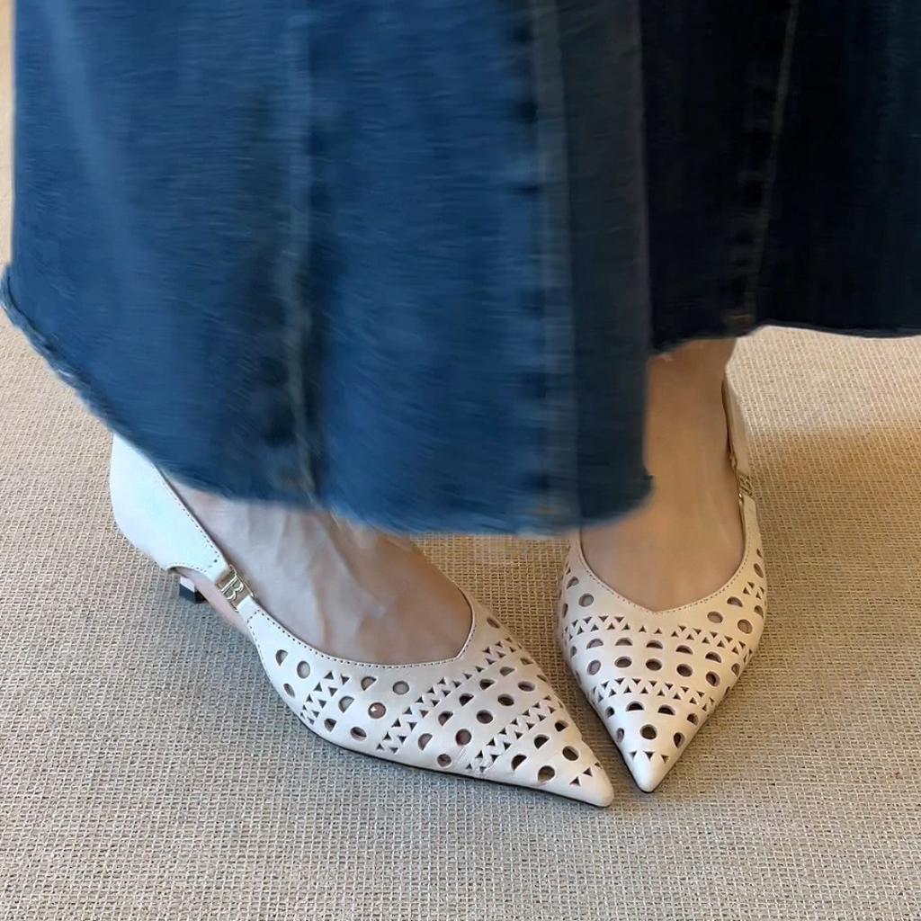 French beautiful hollow breathable hole sandals women's 2025 new temperament pointed head shallow mouth thin heel bag head single shoes