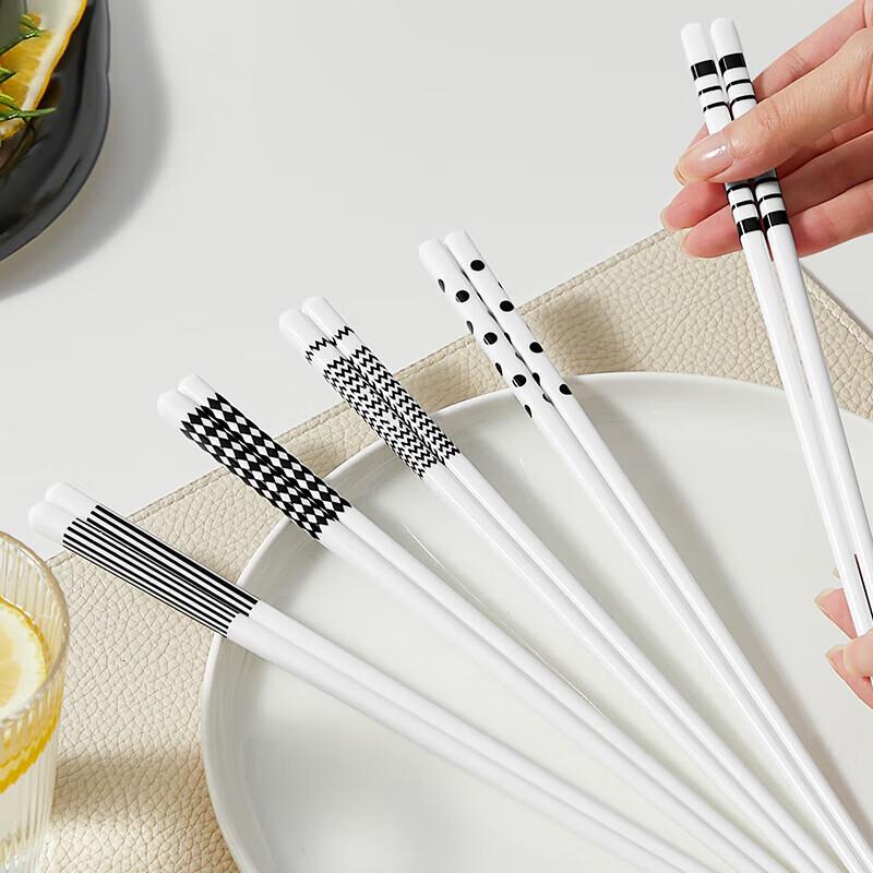 

KATEI STORY Ceramic Chopsticks Set