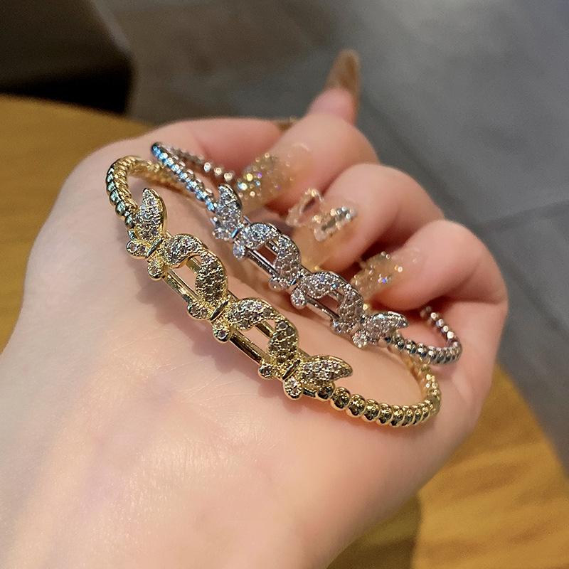 Threaded Fashion Irregular Letter Bracelet Versatile and High-end Graphic Copper Women's Bracelet