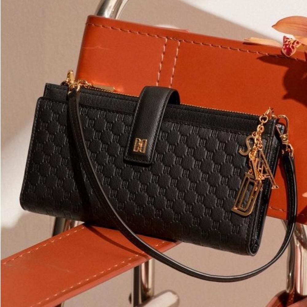 

Daks Black Dd Logo Pattern Leather Multi Device Wallet Bag Dcwa2f515 Single option