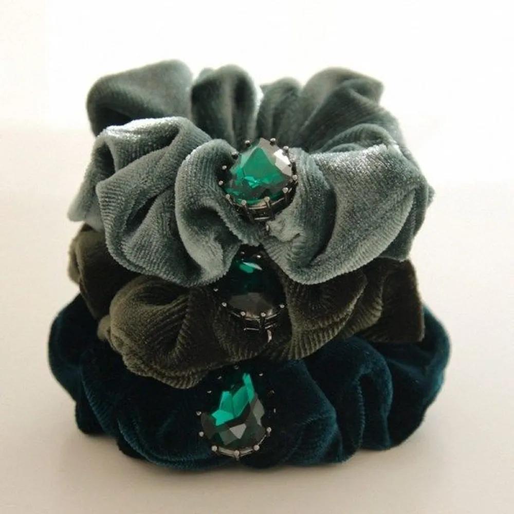 J Lauren Velvet Cubic Scrunchie H01095 brown