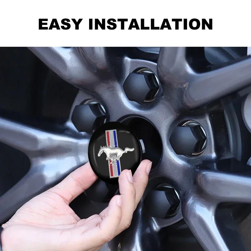 Nová 2026 Samolepka na auto Pro Ford 4ks Styling auta 56mm Krytka středového náboje kola pneumatiky auta Odznak samolepka Pro Ford Mustang FIESTA Focus Sh