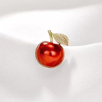 Kleine rote Apfelbrosche, hochwertiges weibliches Nischendesign, hochwertige Corsage-Sommernadel, feste Kleidung, Anti-Licht-Schnalle