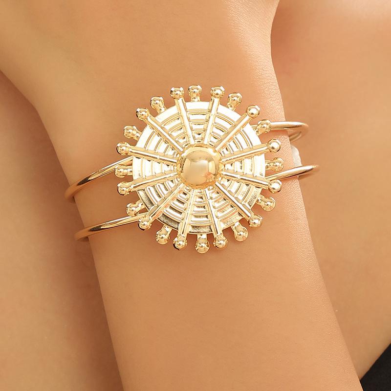European and American jewelry fashion women's gold jewelry arm ring new retro exaggerated bohemian style bracelet