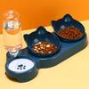 Ciotole per animali domestici con mangiatoia per acqua, set di ciotole per acqua e cibo per gatti inclinate con design a forma di orecchio 3 in 1 con bottiglia per acqua a gravità per la protezione del collo