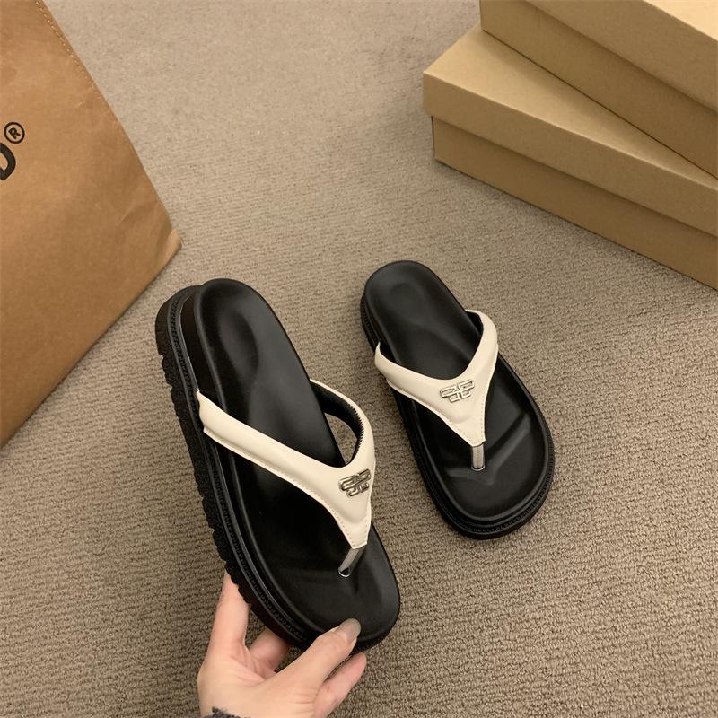 

Island holiday thick-bottomed flip-flops casual versatile slippers summer new outer sandals 42
