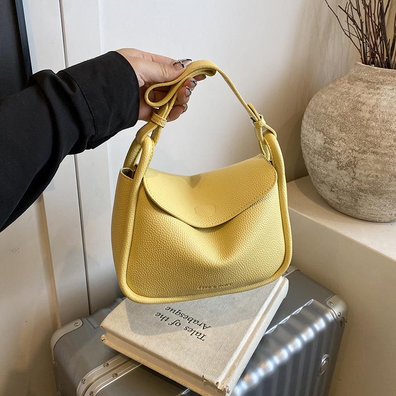 

This year s popular bag women s 2025 summer new trendy fashion solid color texture messenger bag niche small square bag 24*11*16