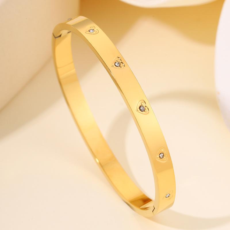 Titanium steel , love diamond-encrusted women's light luxury, European and American bathing stainless steel