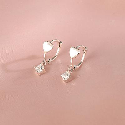 Lässige vielseitige Liebe Ohrstecker Damen Nischendesign süße Zirkon Fransenohrringe, herzförmiger Ohrschmuck