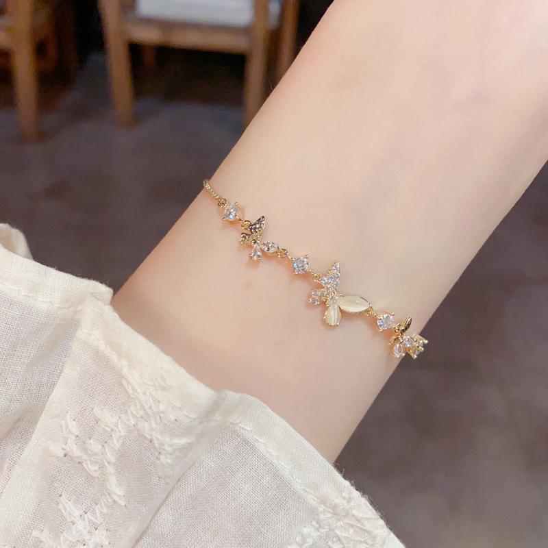 Fashionable Versatile Light Luxury Butterfly Bracelet золотой