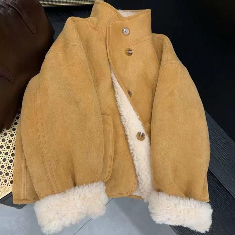 

Двусторонняя короткая куртка из овечьей шерсти для женщин - Коллекция Осень/Зима 2025, С воротником-стойкой из овечьего флиса, Теплая и стильная. Medium