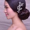 Handgefertigter Brautschmuck für den Kopf: Perlen- & Strass-Haarnadel für Hochzeitskleid