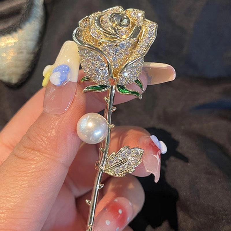 

New hot-selling alloy fashion full diamond pearl rose brooch high-end niche brooch pin suit versatile accessories