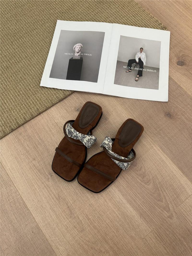 

Wedge heel French one-word slippers for women s summer wear 2025 new design niche with skirt thick-bottomed cool slippers for women 40 коричневый