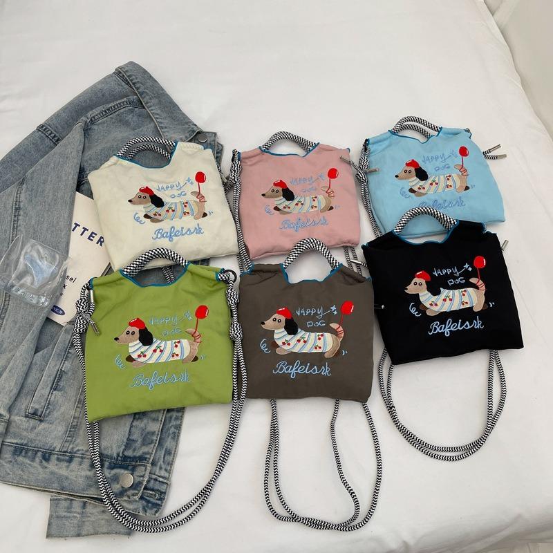 Embroidery cute dachshund dog bucket bag women's new mobile phone bag versatile commuter shoulder messenger bag