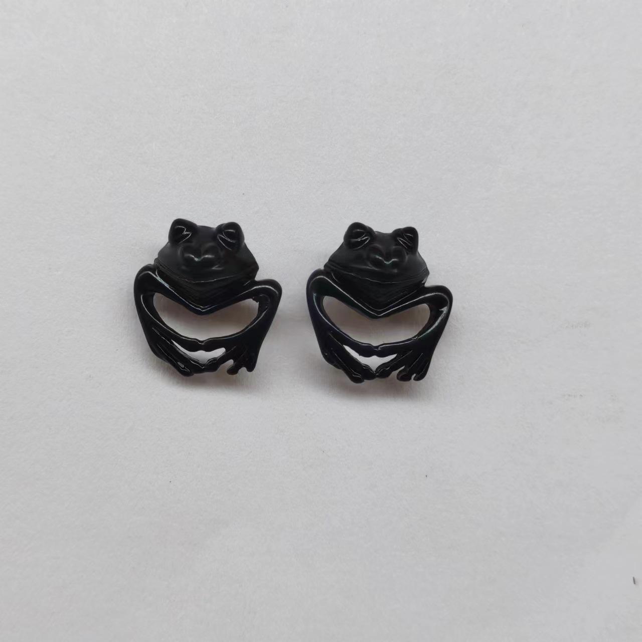 Retro European & American Frog Stud Earrings: Creative, Cute, Punk, Small Gold Toad, Unisex