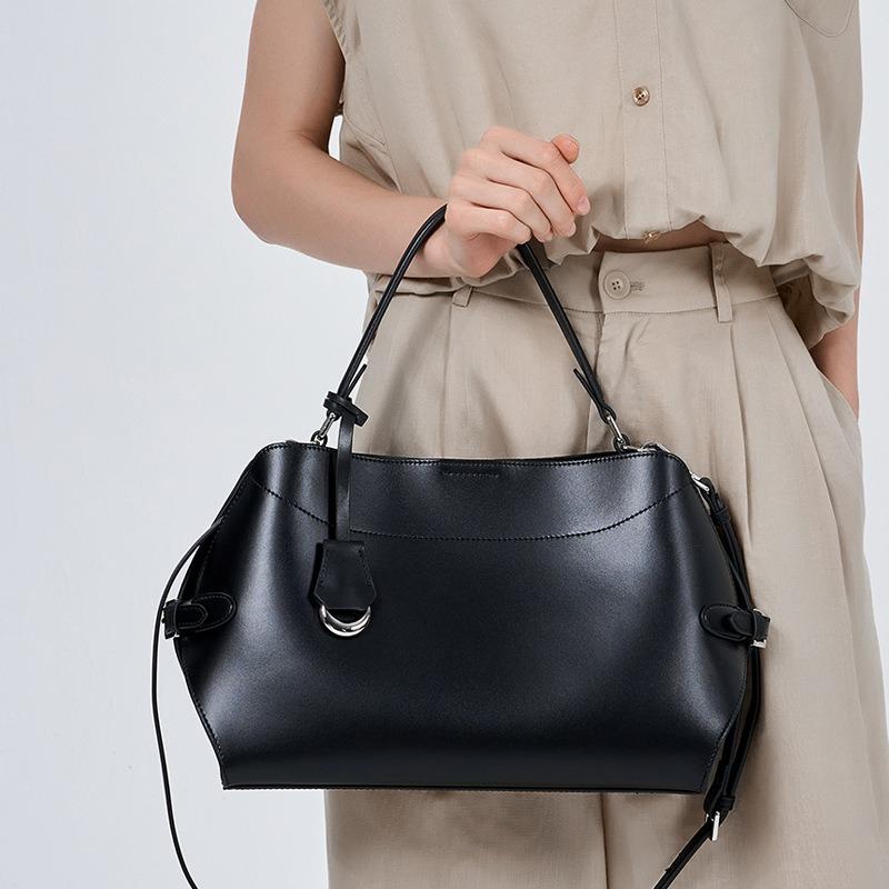 Temperament Fashion Women's Bag New Niche Design Handbag Women's High-end Sense Versatile Shoulder Messenger Bag
