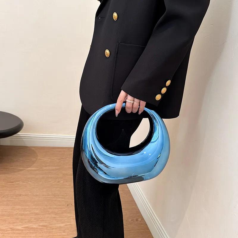 Hot Selling Creative Design Women's Top-Handle Bag PVC Metallic Luster Half Moon Banquet Women's Bag 2026 New Luxury Handbag