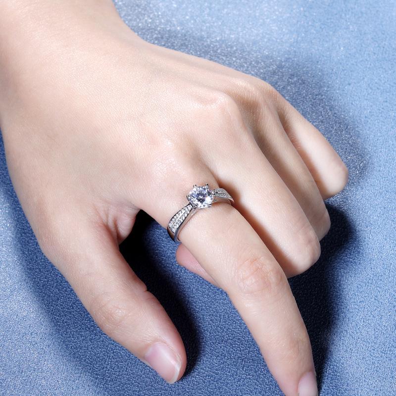 S925 Sterling Silver Starlight Queen Moissanite Ring: Exquisite, Fashionable, High-End Jewelry