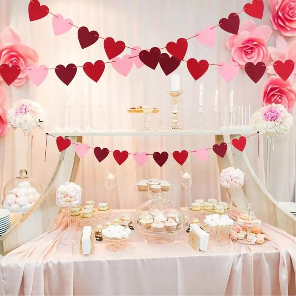 Valentines Heart Banner Felt Love Heart Hanging Banners Romantic Decoration Banners for Valentines Day Anniversary Decor