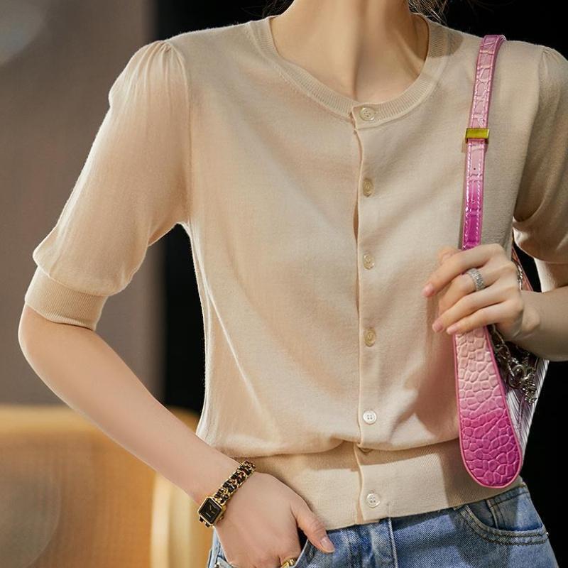 Krátký pletený kardigan v francouzském stylu s nabíranými rukávy, jednobarevný