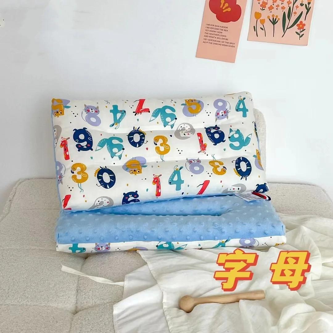 Zacht babykussen Comfortabel fluwelen kussen voor pasgeborenen Baby slaaphoofdsteun Ademend babykussen Liefde van mama