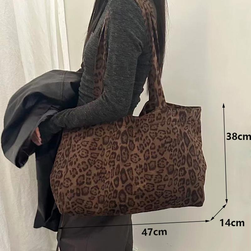 Yogodlns Retro Leopard Print Niche Commuter Large Capacity Shoulder Bag Totes Autumn and Winter New Travel Underarm Bag