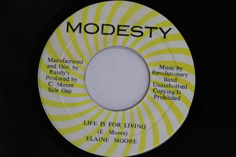 

7inch Record ELAINE MOORE Life Is For Living Version NONE MODESTY 1979 Jamaica Reggae Ska Dub Used