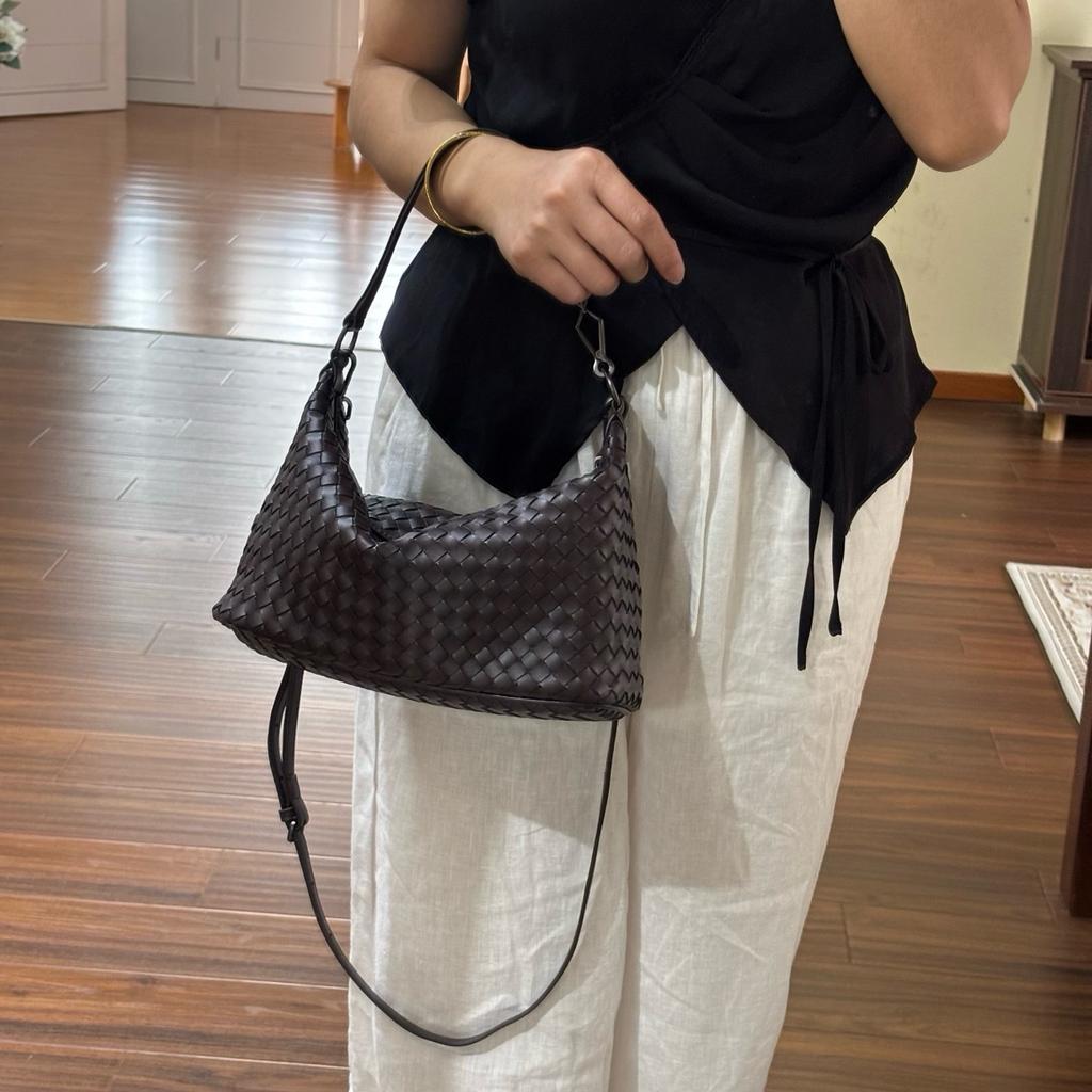 Leather Hand-woven Large Lunch Box Bag, Dog Walking Bag, Underarm Bag, Daily Versatile Handbag, Shoulder Messenger Bag, Women's