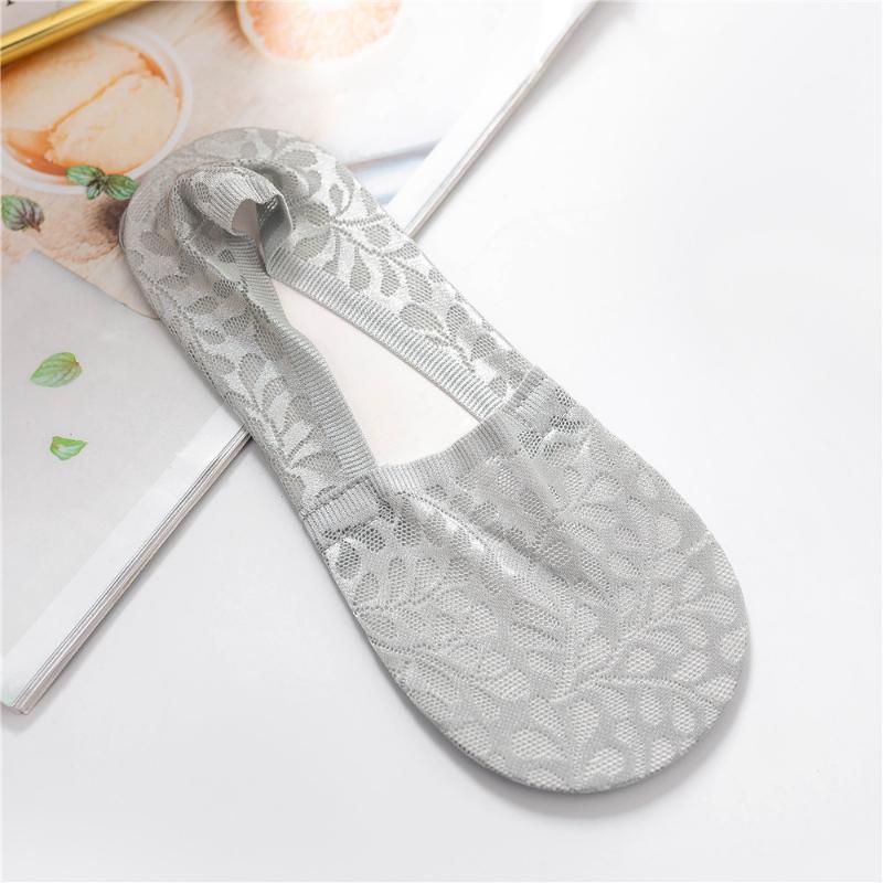Summer Ultra-thin Low-cut Breathable Invisible Lace Boat Socks Sexy Non-slip Silicone Shallow Socks for Women