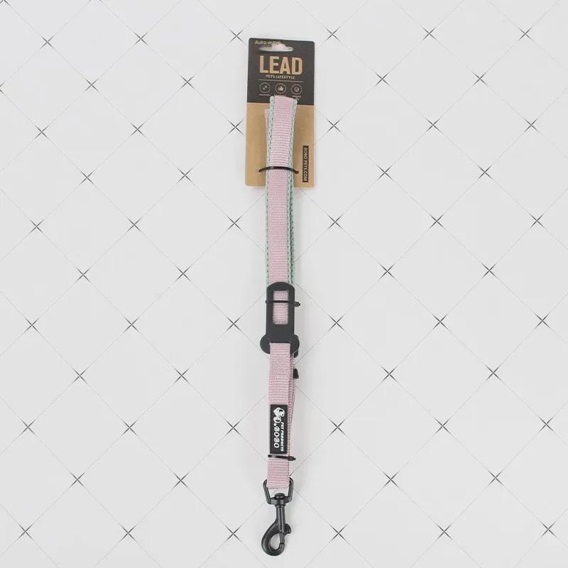 „Lesă de siguranță pentru mașini pentru animale de companie: Centuri de siguranță pentru câini și pisici pentru călătorii în siguranță"