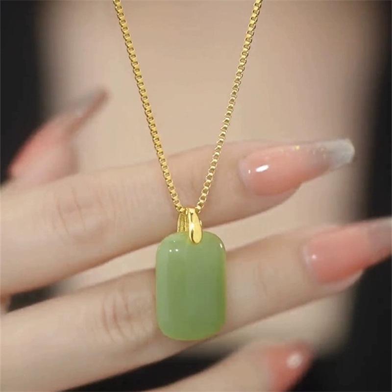 2023 Ruyi Wish Fulfillment Necklace: Light Luxury Emerald Green Pendant for Women