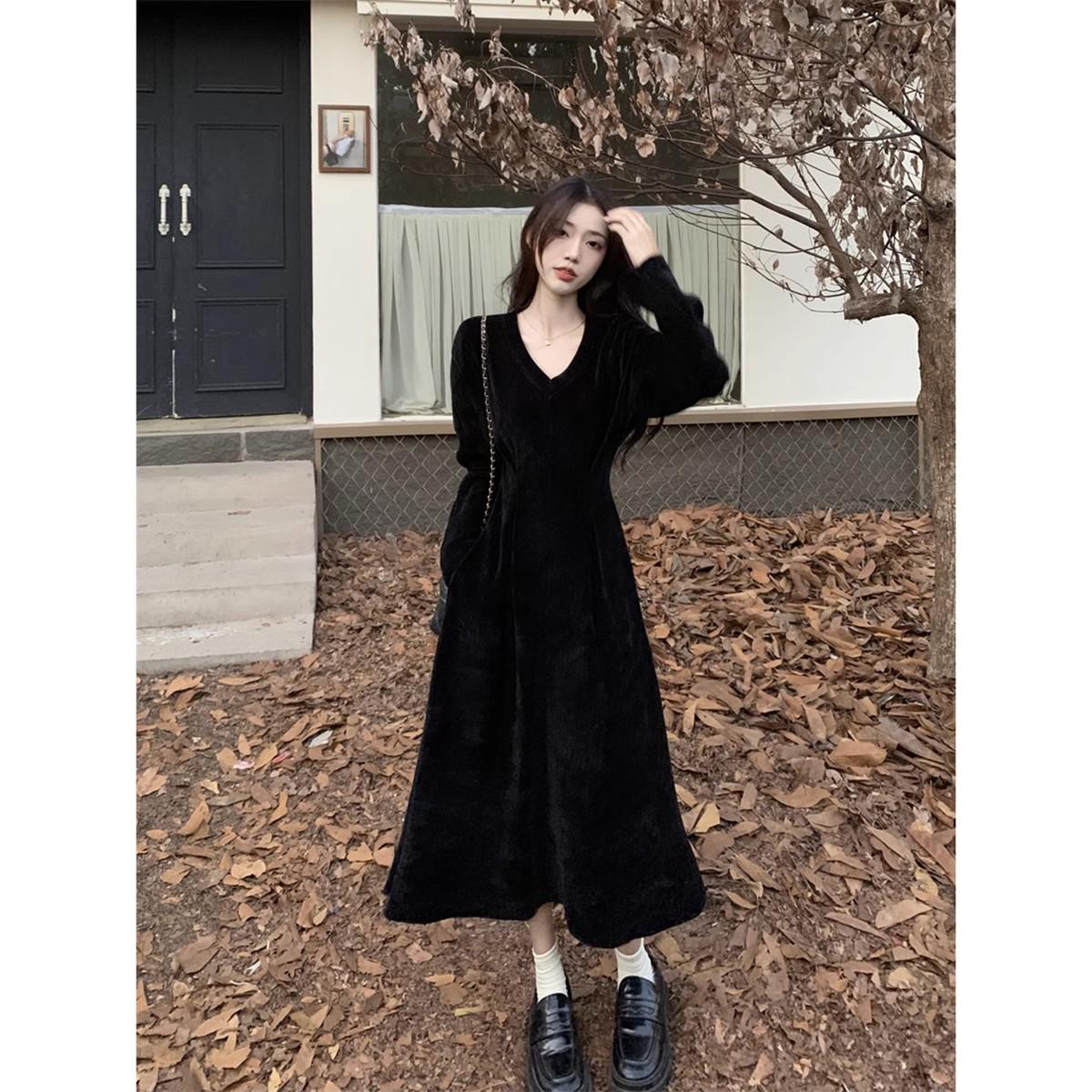 

White V-Neck French-Style Dress For Women, Spring New Model, Slim-Fitting, Elegant, Retro Vibe, A-Line Skirt. 2XL чорний