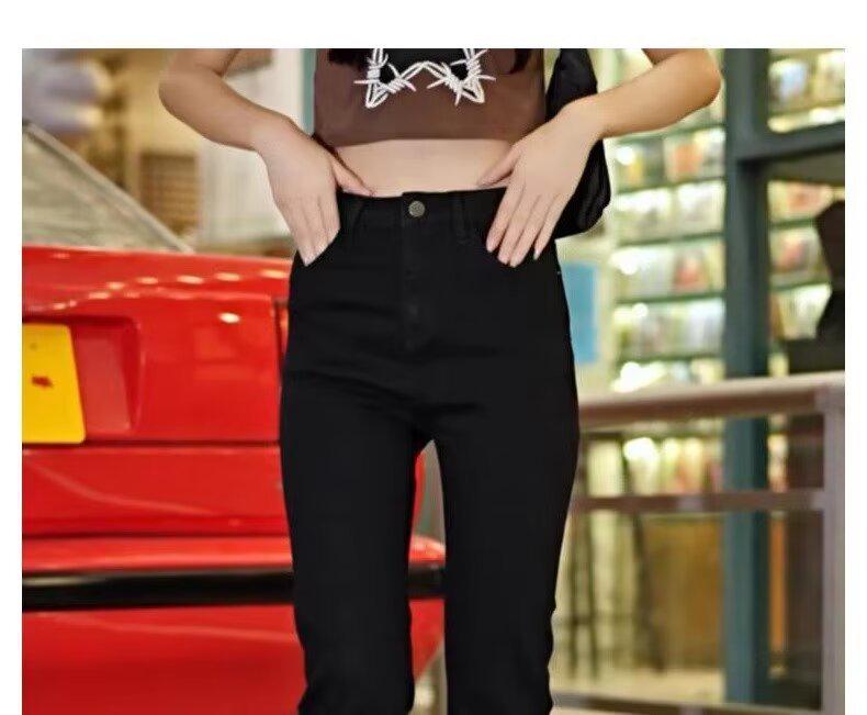 2025 Spring/Summer Women's Black Cigarette Straight-Leg Jeans - Slim Nine-Point Style