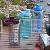 Kunststoff-Fitness-Wasserflasche mit hoher Kapazität und Griff - Hitzebeständig, für Männer und Frauen
