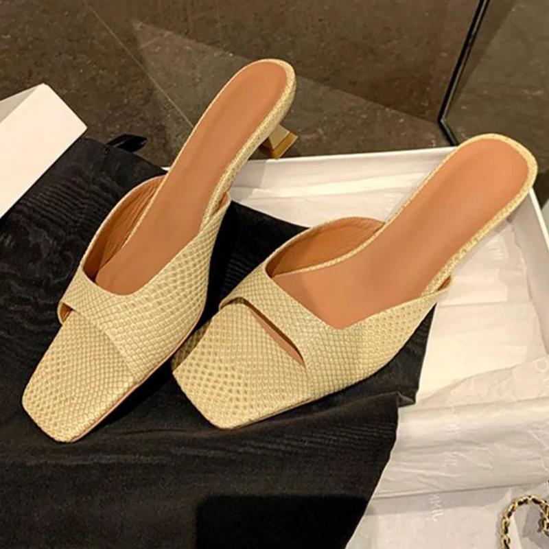 Dámské pantofle Módní šaty Boty na podpatku Značkové dámské sandály 2025 Letní lodičky Plážové žabky Luxusní Sandalias De Mujer