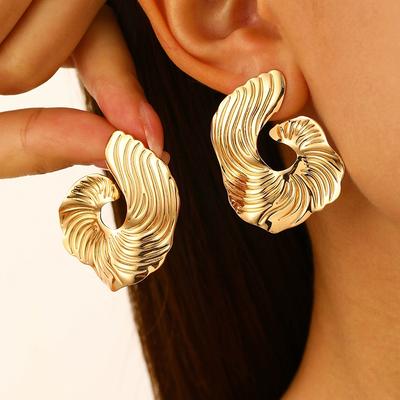 Irregular Punk Vintage Metal Stud Earrings for Women Fashion Statement Classic Geometric Pleated Earring Punk Jewelry Party Gift
