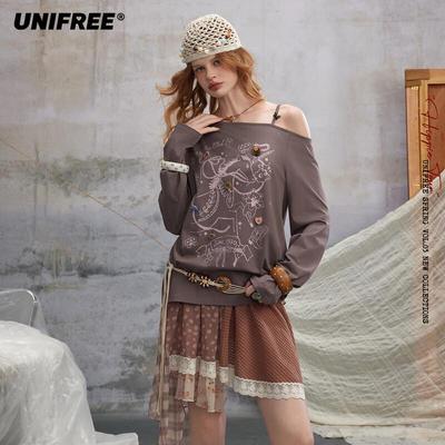 Off-Shoulder Graphic Loose T-Shirt