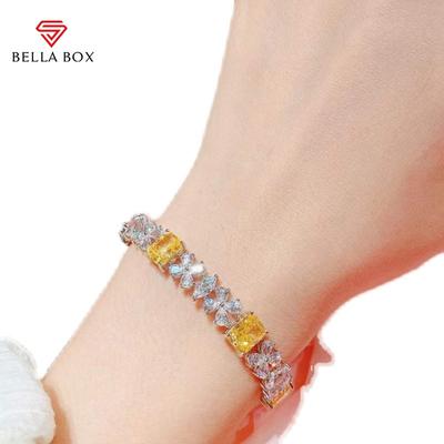 Luxury New Golden Zircon Clover Charm Sparkling Color Bracelet Suitable For Women's Daily Party Fashion Jewelry