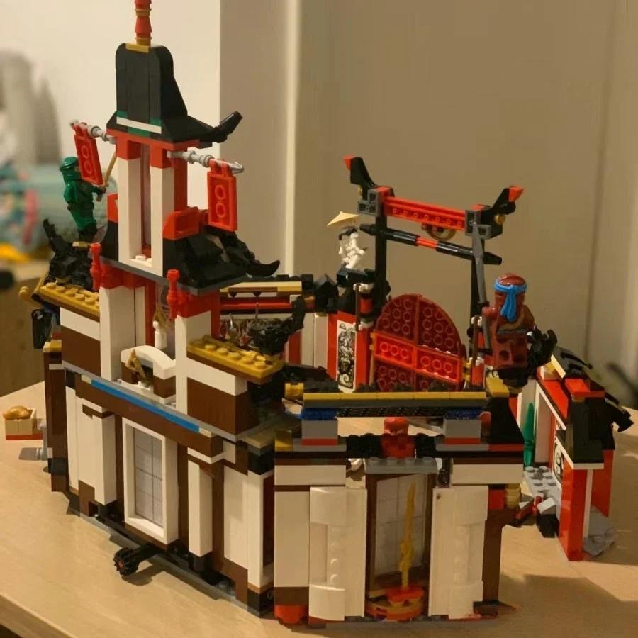 1132pcs Trainingshalle Rotes Haus Kloster von Spinjitzu Bausteine Spielzeug