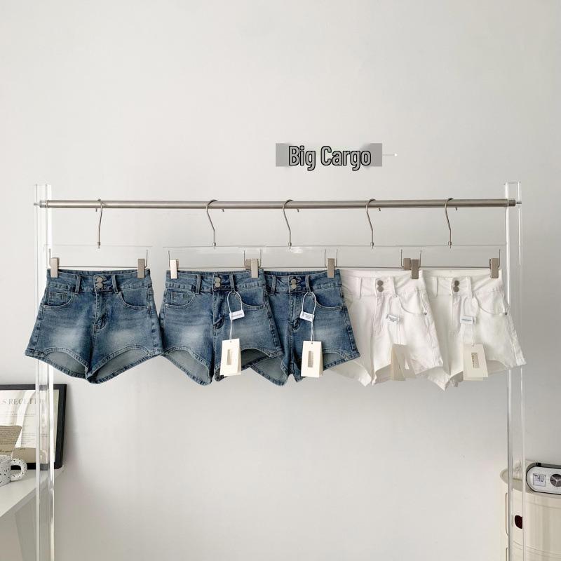 Petite Women s High-Waisted A-Line Denim Shorts XL