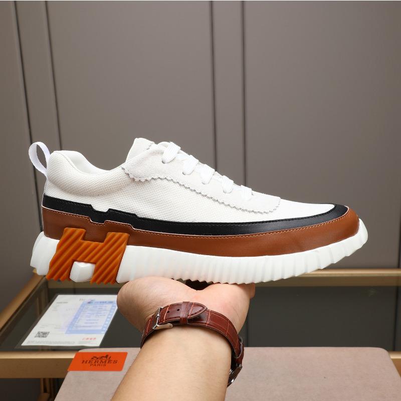 New Fashionable Sports and Leisure Shoes with Low Cut Breathable Comfortable and Lace Up Design for European Stations Trendy Board Shoes for Men