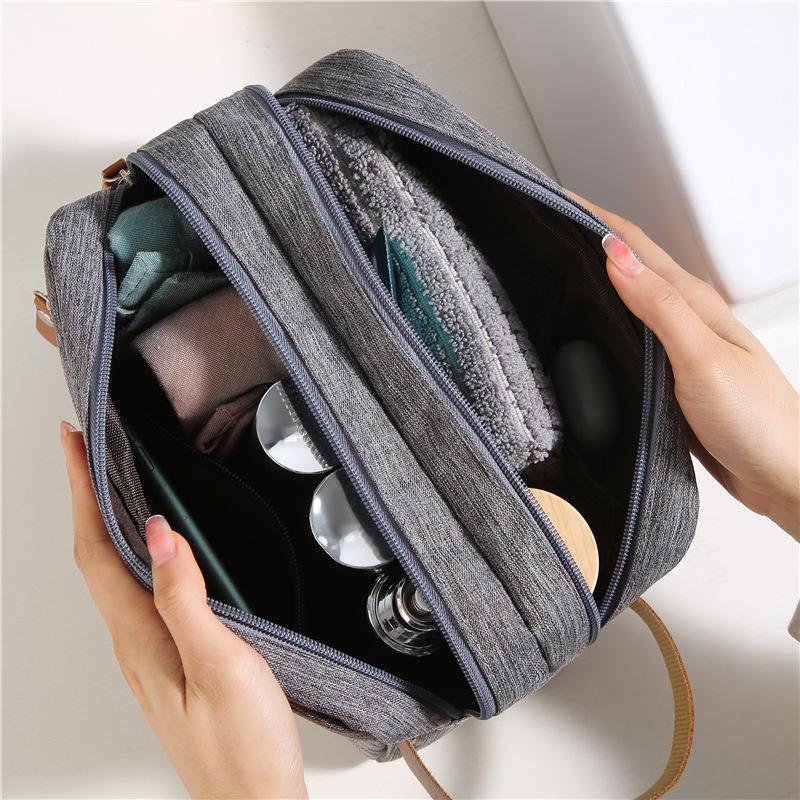 Men's Large Capacity Hanging Toiletry Bag for Travel and Business Trips