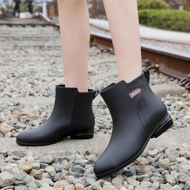 Fashion Rain Shoes Women's New Adult Outer Wear Rain Boots Work Non-slip Kitchen Rubber Shoes Medium Tube Water Shoes