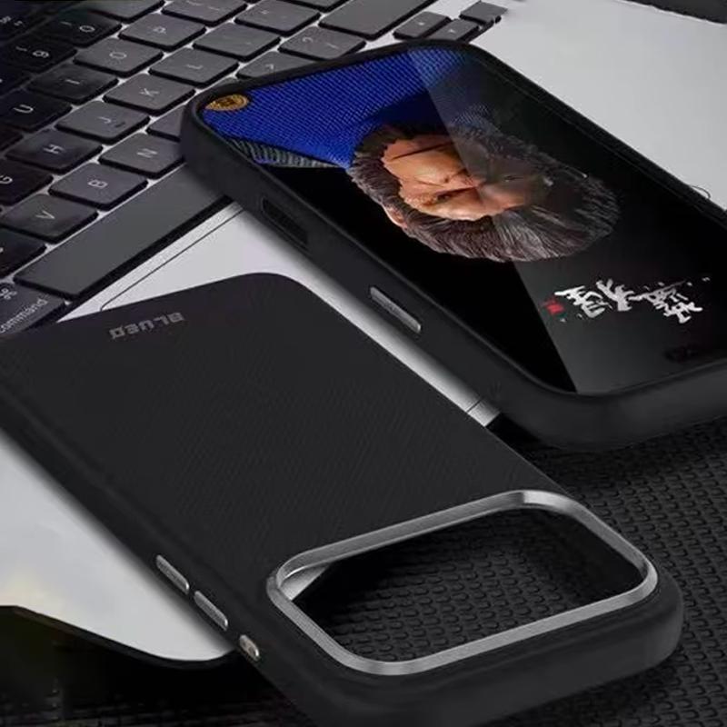 Blueo Carbon Fibre Case For iPhone 17 Pro Max Kevlar Wireless Charging Back Cover Case for iPhone 17 PRO MAX